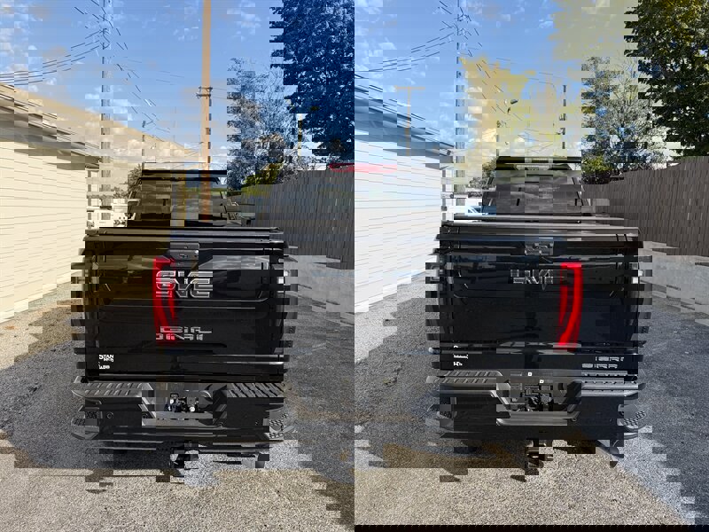 Used 2025 GMC Sierra 2500 Denali Ultimate w/ Max Trailering Package image 9
