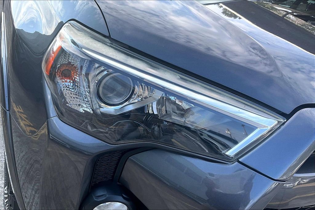 Used 2018 Toyota 4Runner SR5 Premium image 38