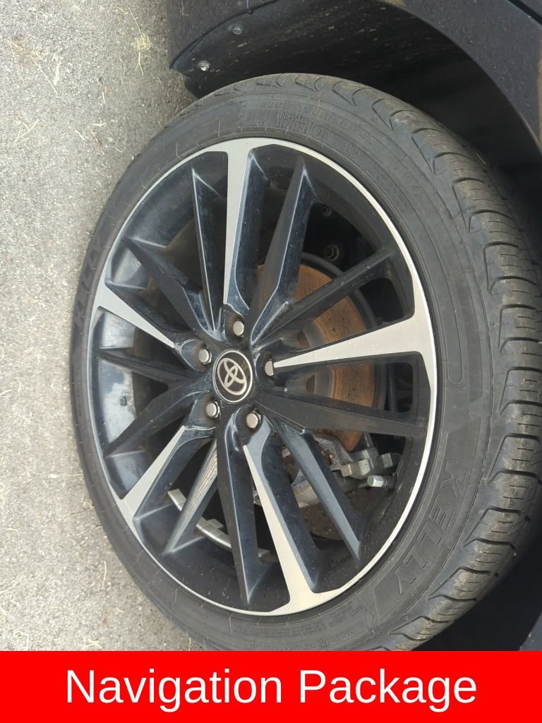 Used 2020 Toyota Camry XSE w/ Navigation Package FWD image 5