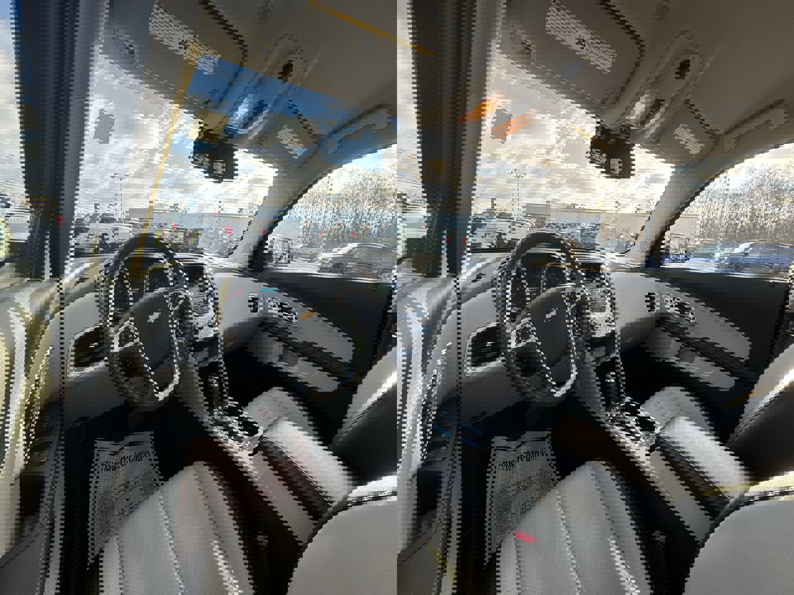 Used 2017 Chevrolet Equinox Premier w/ Enhanced Convenience Package image 10