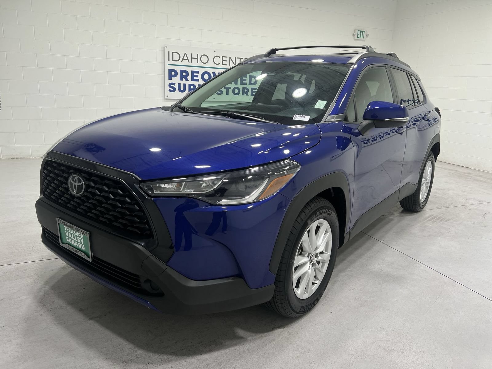 Used 2024 Toyota Corolla Cross LE w/ Moonroof Package AWD/4WD image 4