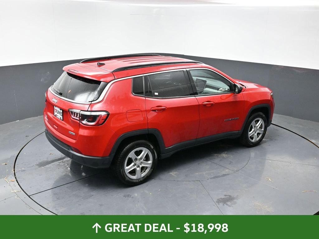 Used 2024 Jeep Compass Latitude image 42