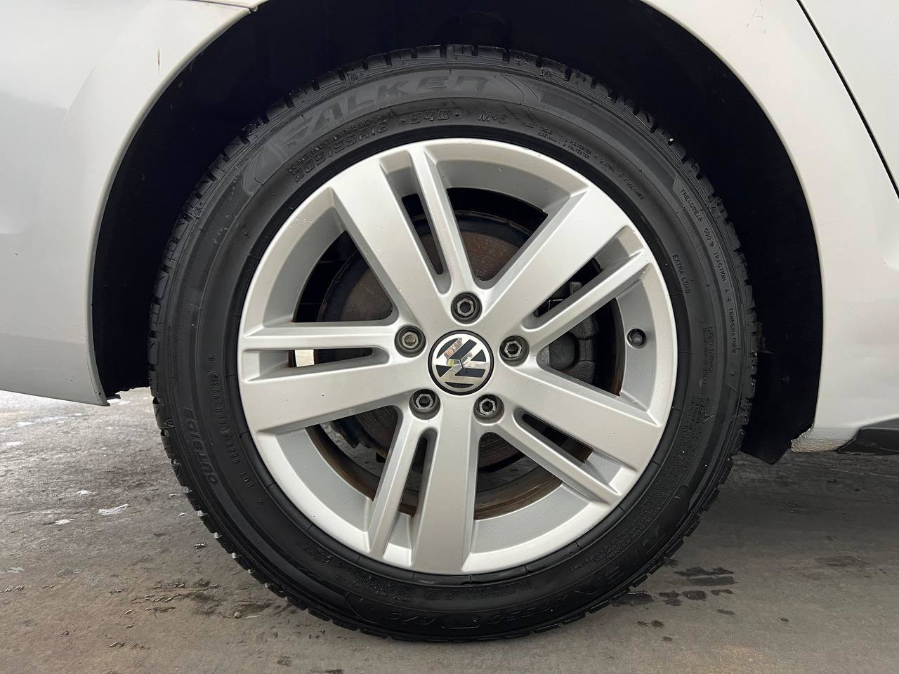 Used 2013 Volkswagen Jetta Hybrid Sedan FWD image 30