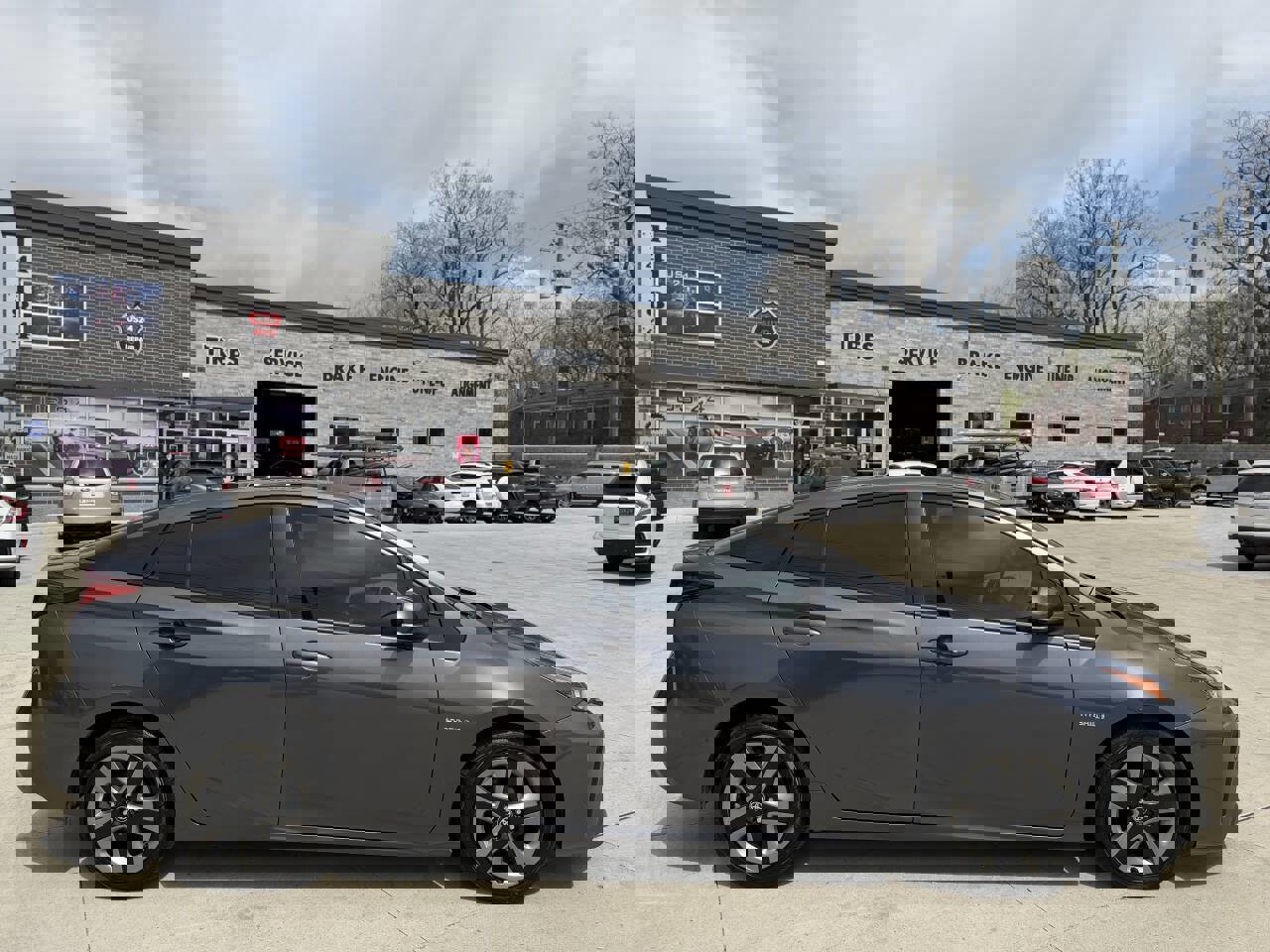 Used 2021 Toyota Prius Limited FWD image 13