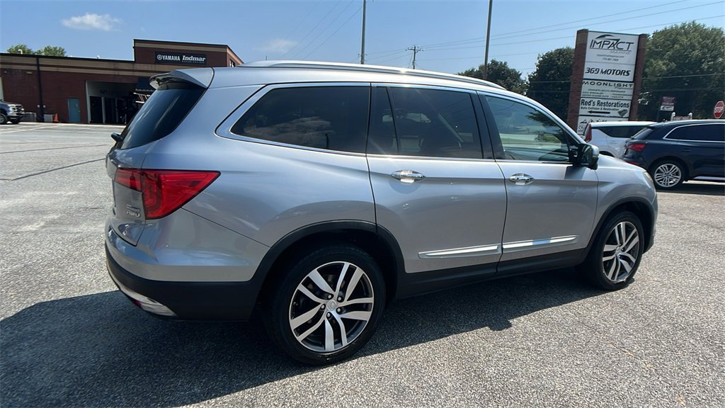 Used 2017 Honda Pilot Touring image 5