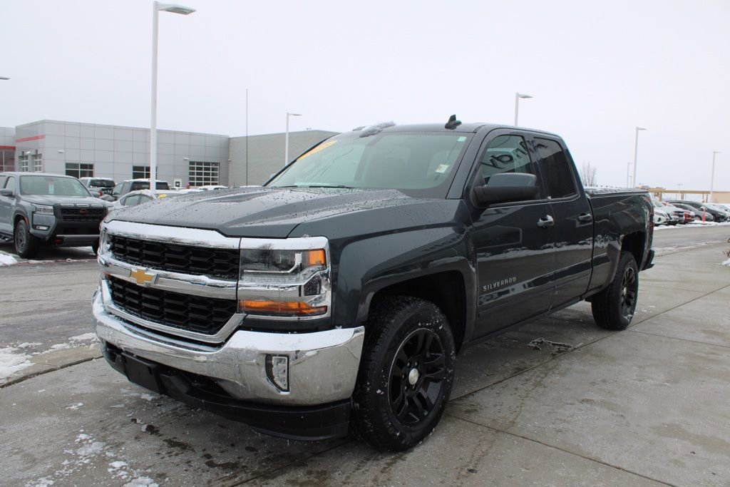 Used 2018 Chevrolet Silverado 1500 LT w/ All Star Edition image 3