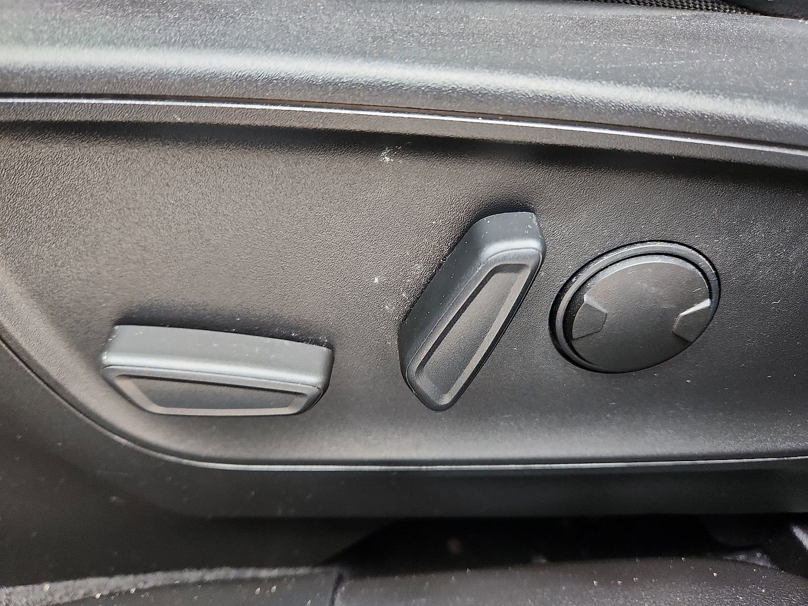 Used 2022 Ford Escape SEL FWD image 14
