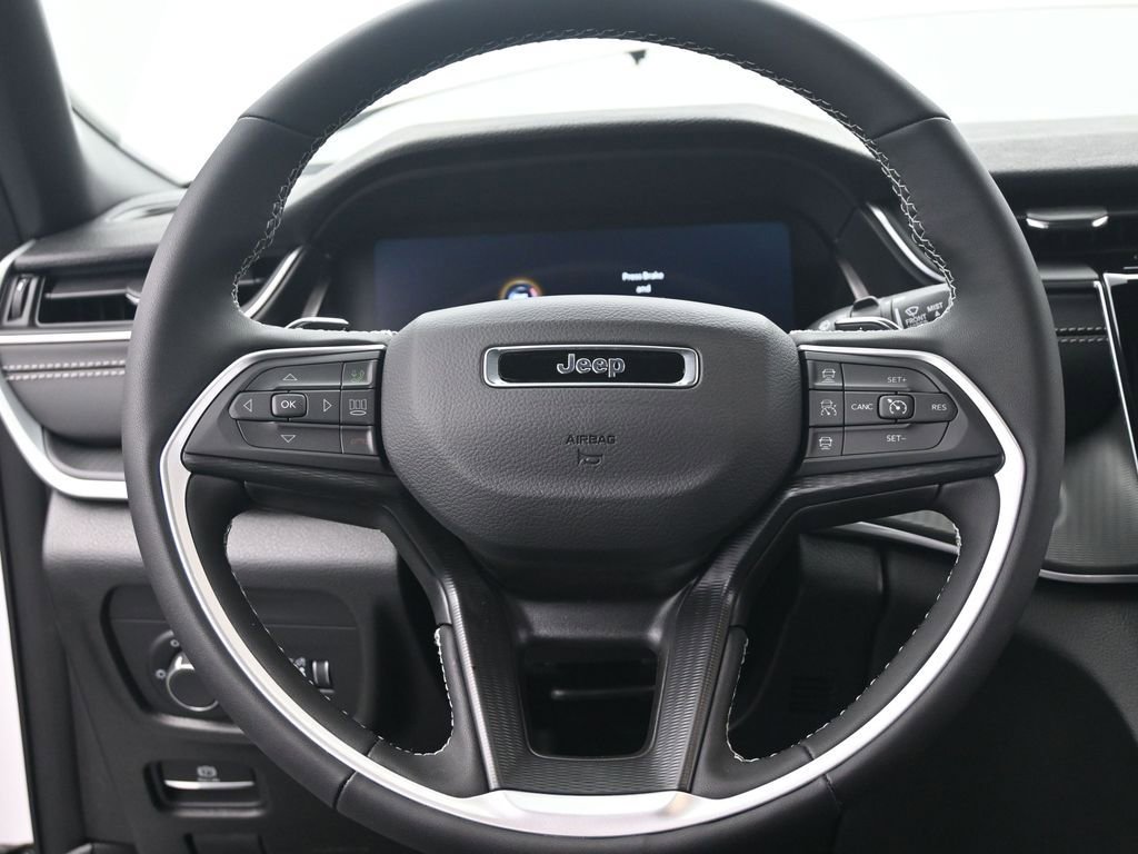 New 2025 Jeep Grand Cherokee Laredo X w/ Luxury Tech Group I image 26