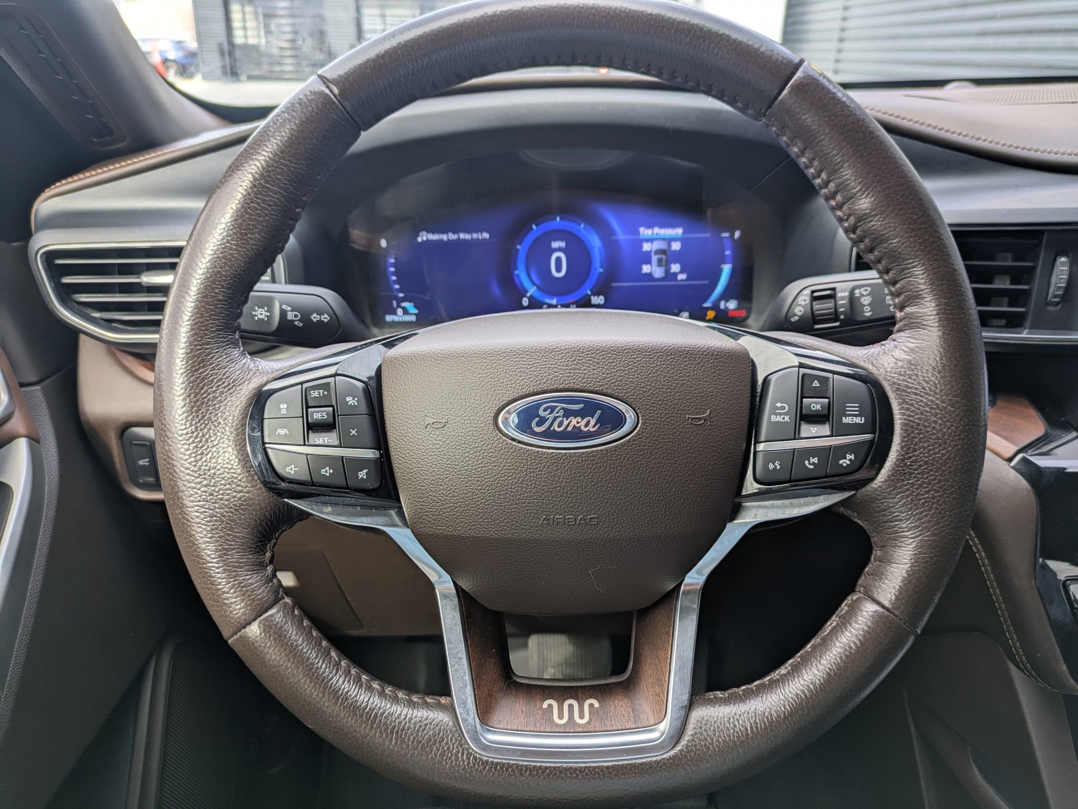 Used 2022 Ford Explorer King Ranch w/ Premium Technology Package image 12