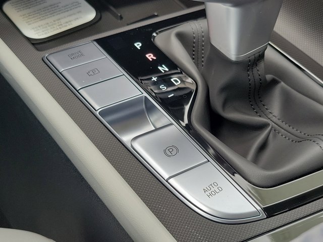 New 2026 Hyundai Elantra Limited FWD image 18