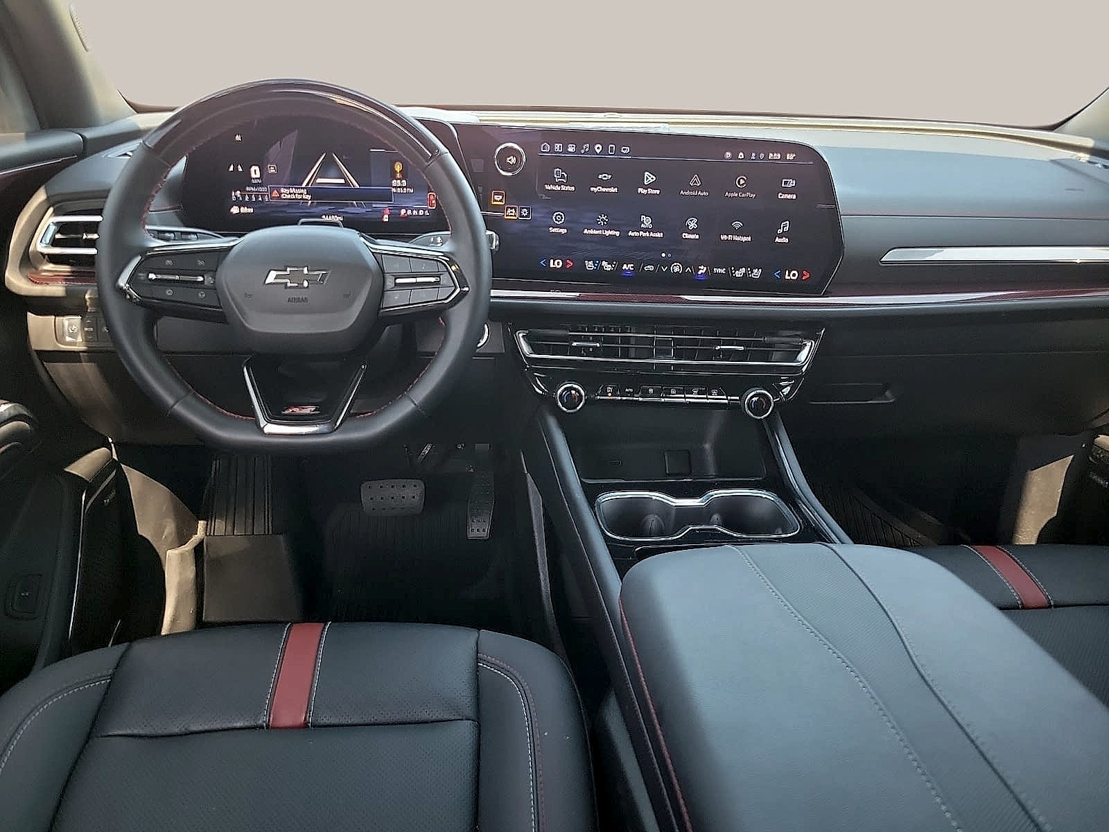Used 2025 Chevrolet Traverse RS w/ LPO, Floor Liner Package FWD image 11