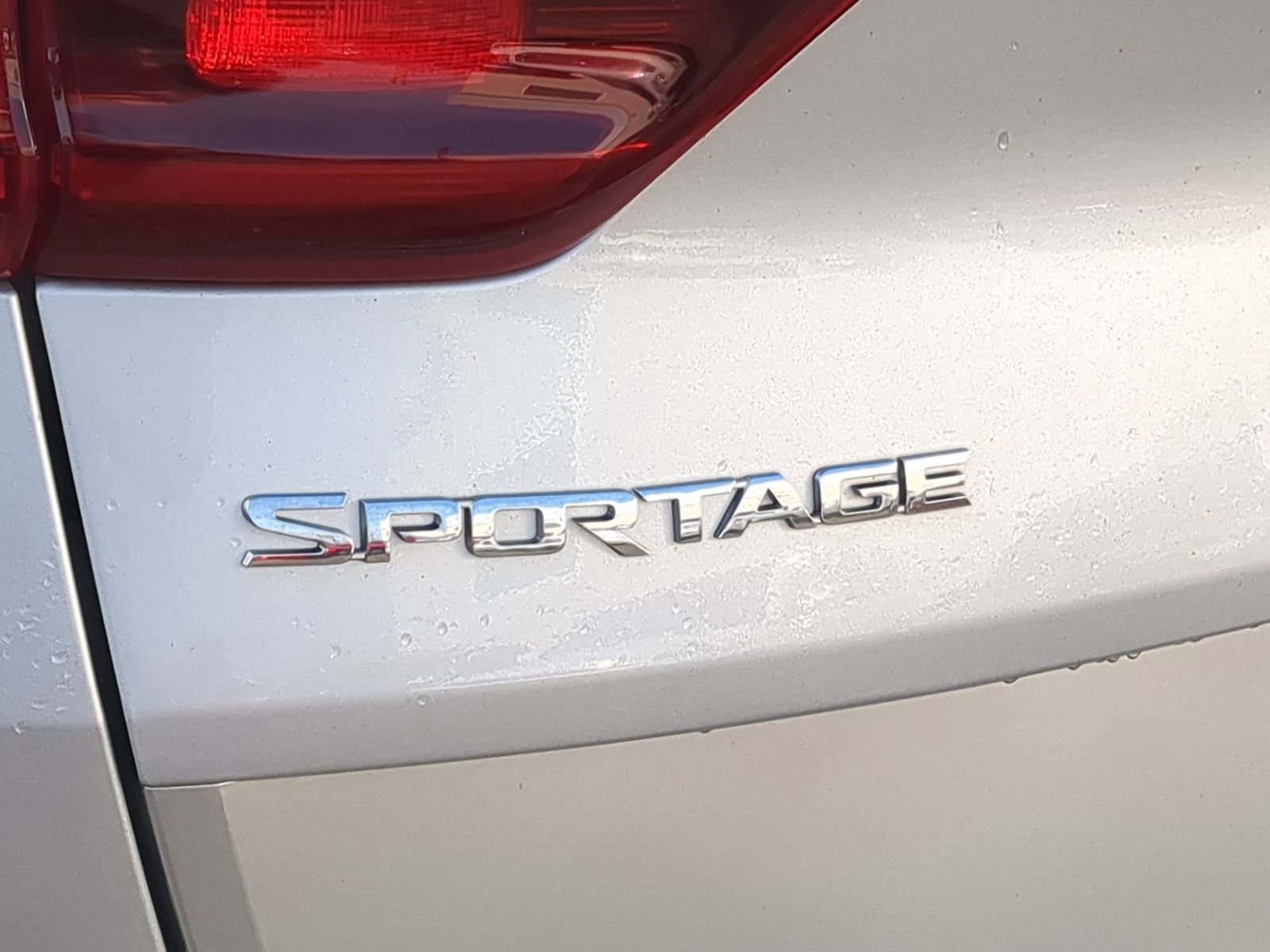 Used 2022 Kia Sportage EX image 16