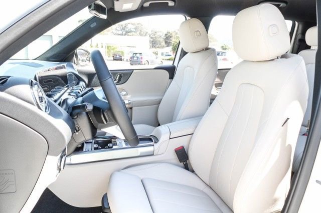 New 2025 Mercedes-Benz GLB 250 4MATIC image 19