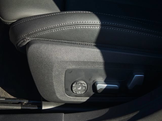 Used 2023 BMW i4 eDrive40 w/ M Sport Package RWD image 18