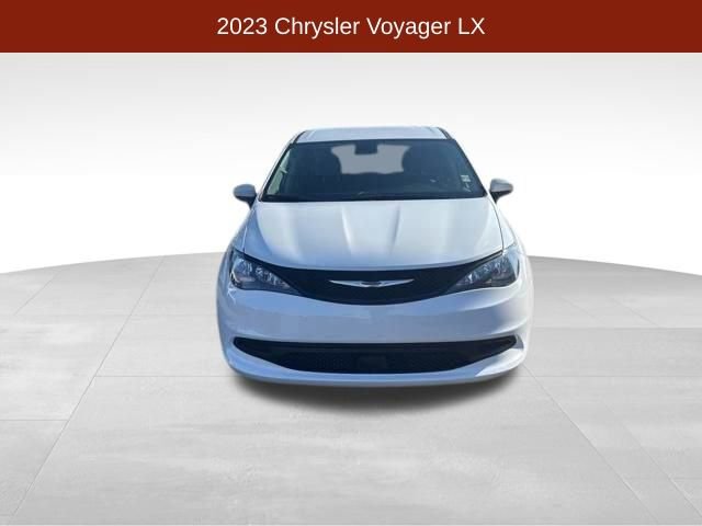 Used 2023 Chrysler Voyager LX image 2