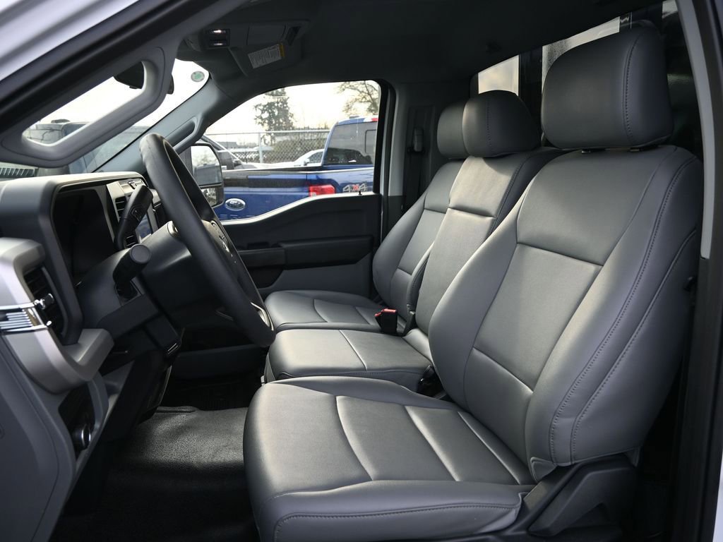 New 2025 Ford F550 4x4 Regular Cab Super Duty image 12