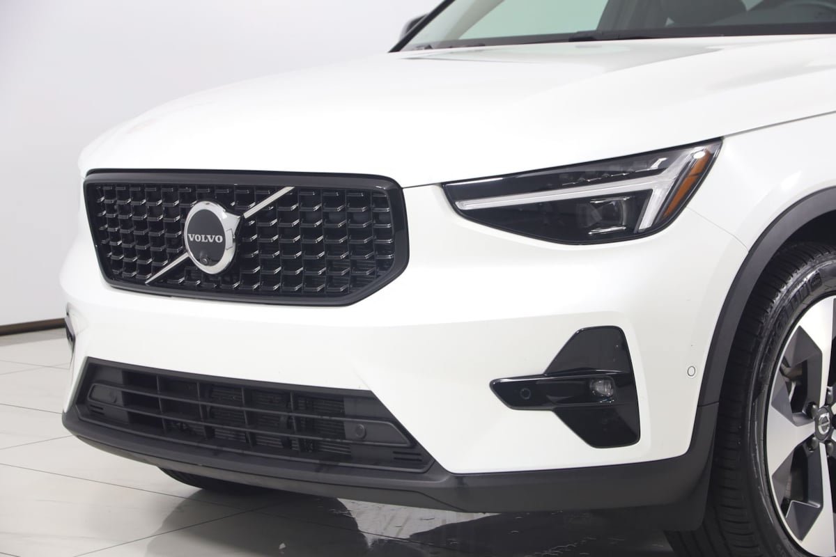Used 2026 Volvo XC40 B5 Plus AWD/4WD image 49