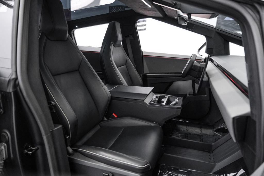 Used 2024 Tesla Cybertruck AWD Crew Cab image 30