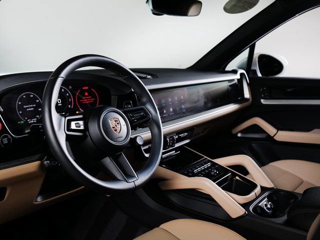 Certified 2026 Porsche Cayenne AWD/4WD image 4