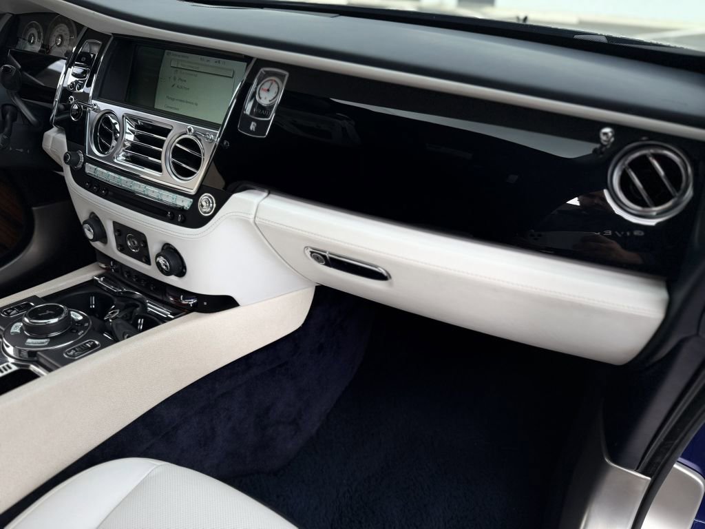 Used 2014 Rolls-Royce Wraith image 47