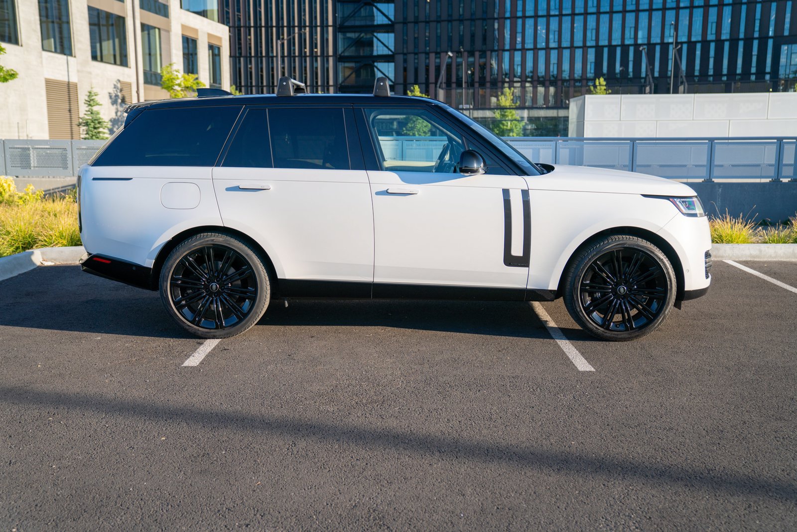 Used 2023 Land Rover Range Rover Autobiography AWD/4WD image 8