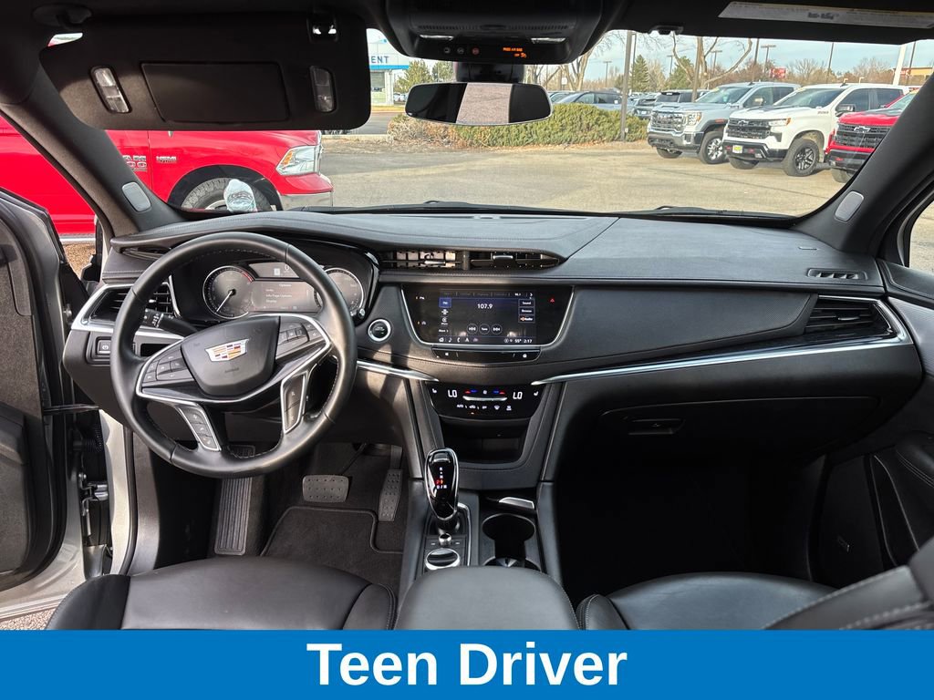 Used 2025 Cadillac XT5 Premium Luxury image 13