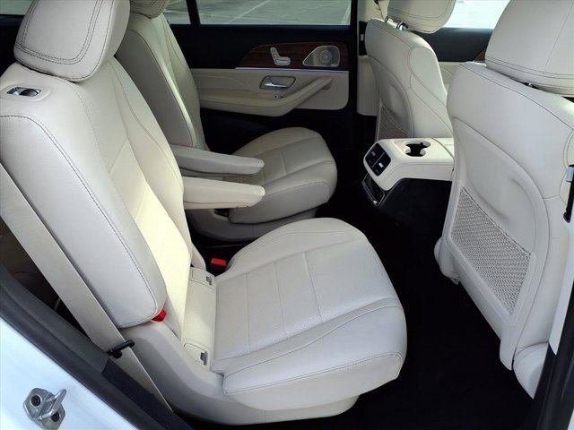 Used 2025 Mercedes-Benz GLS 450 4MATIC image 19