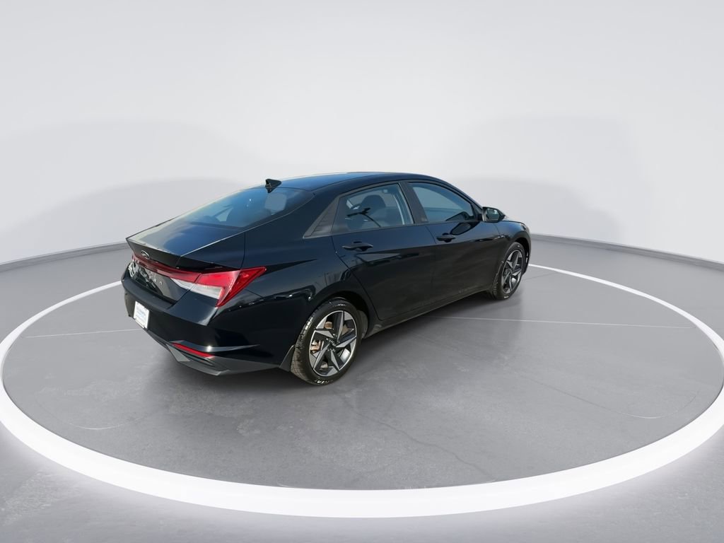 Used 2023 Hyundai Elantra SEL w/ Convenience Package image 8