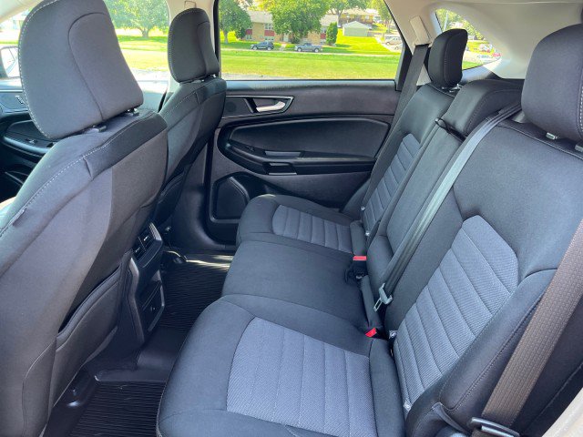 Used 2024 Ford Edge SE w/ Black Appearance Package image 22