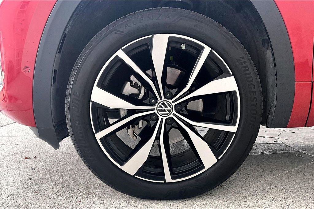 Used 2024 Volkswagen Atlas SEL Premium R-Line image 12