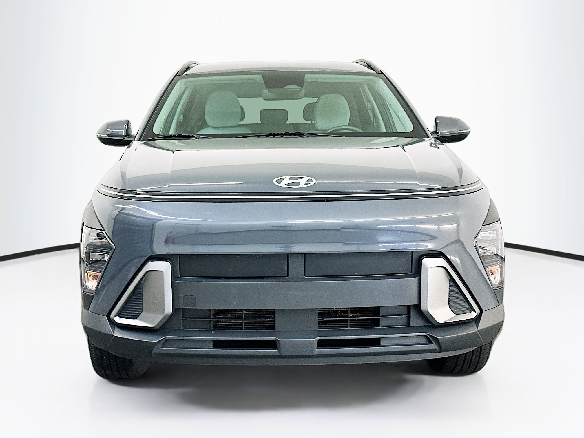Used 2024 Hyundai Kona SEL image 2