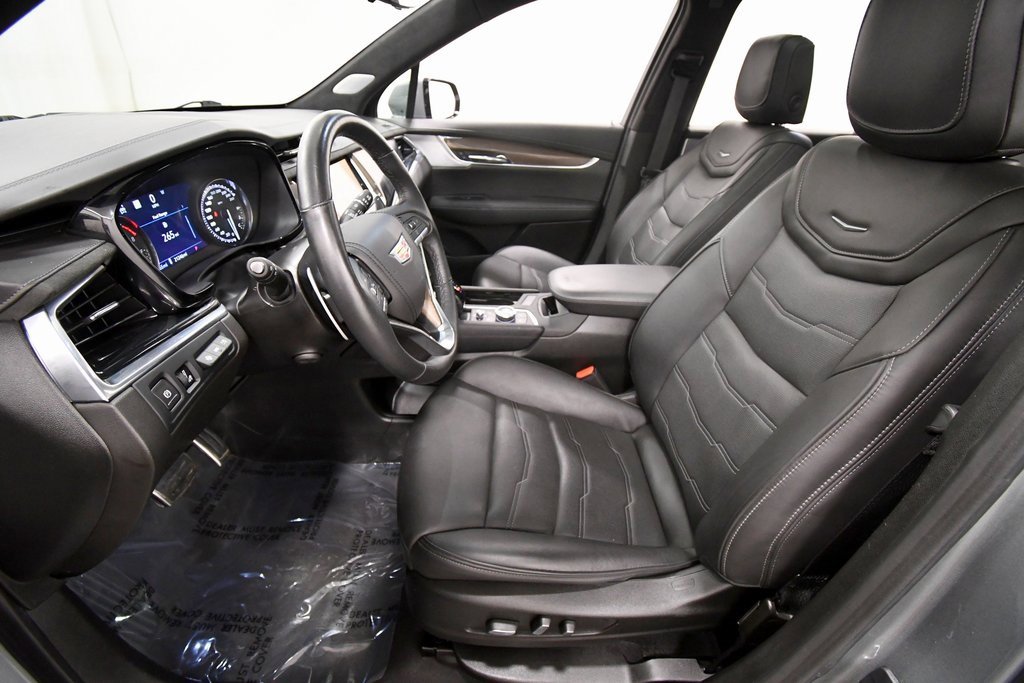 Used 2023 Cadillac XT6 Sport image 13