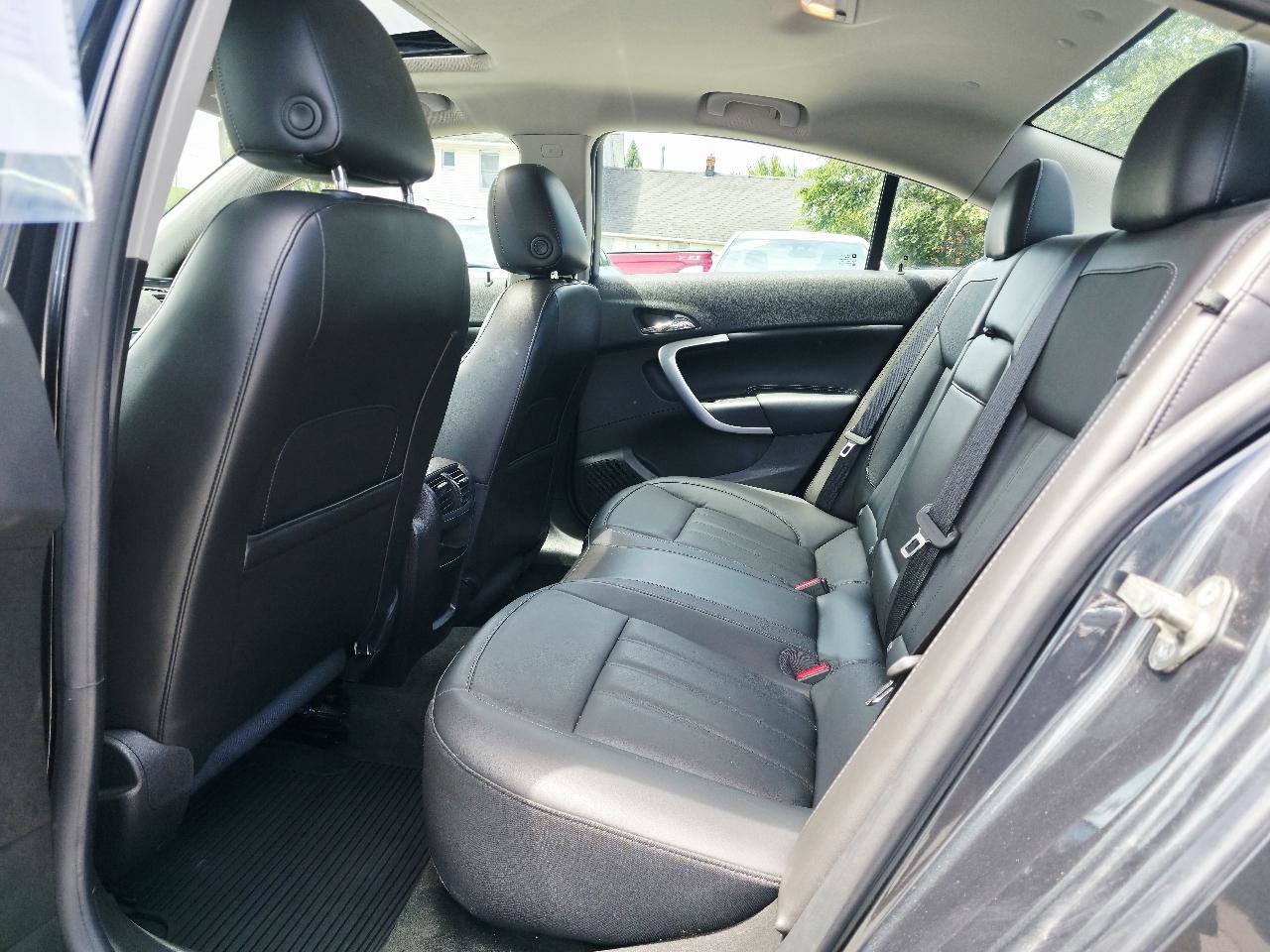 Used 2017 Buick Regal Sport Touring FWD image 16