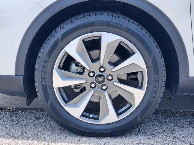 Used 2023 Ford Escape Platinum w/ Class II Trailer Tow Package AWD/4WD image 10