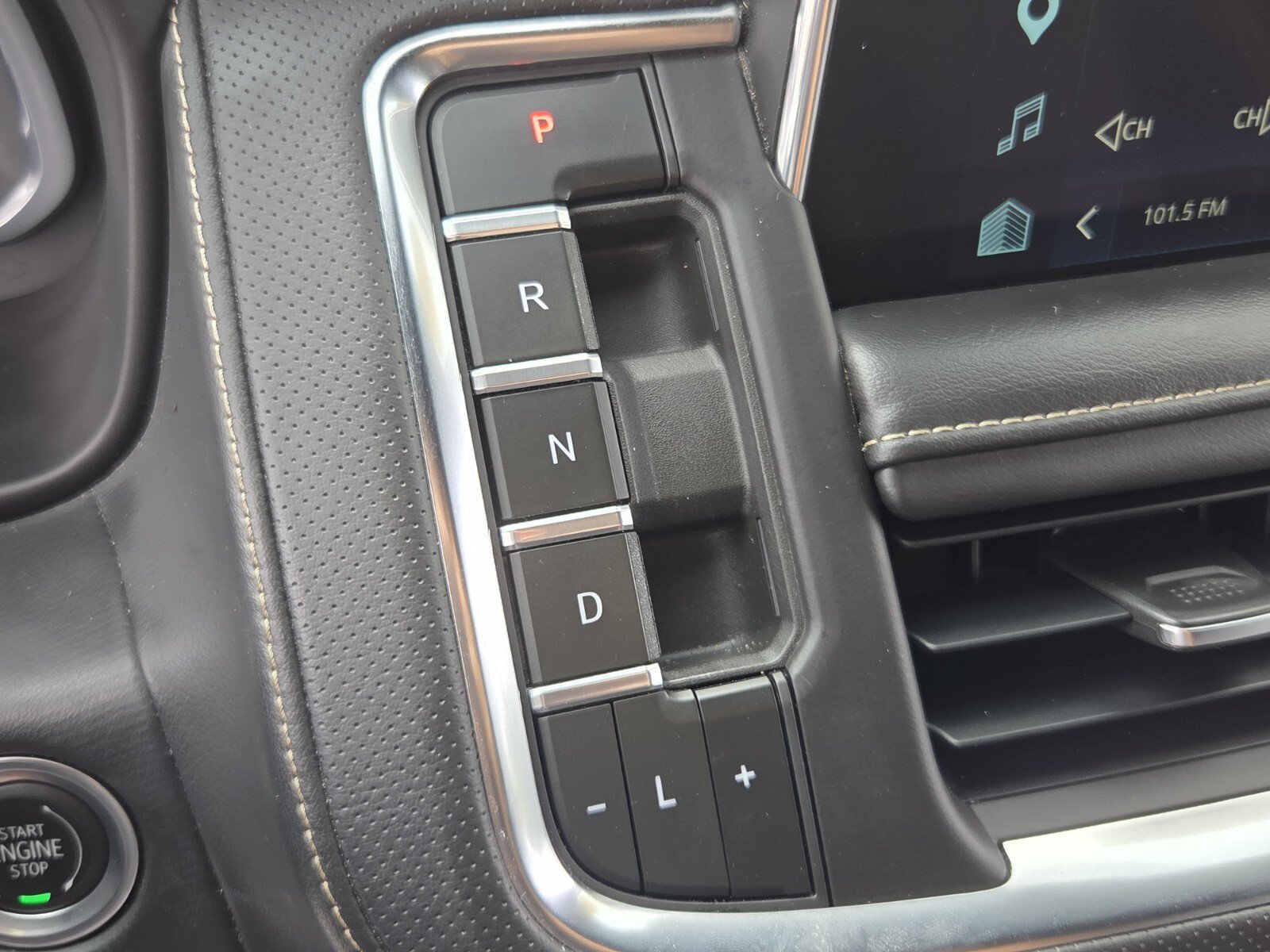 Certified 2023 Chevrolet Suburban Premier AWD/4WD image 29