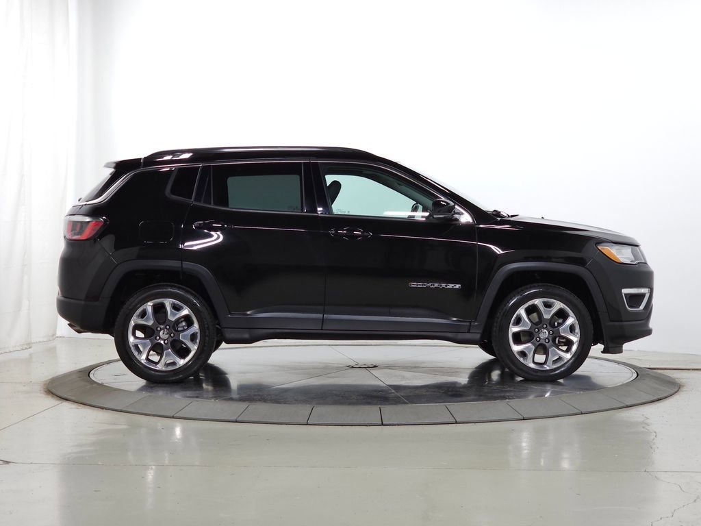 Used 2019 Jeep Compass Limited AWD/4WD image 10
