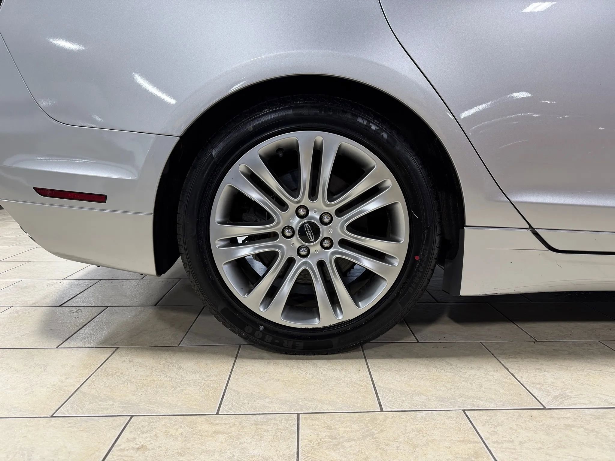 Used 2013 Lincoln MKZ image 37