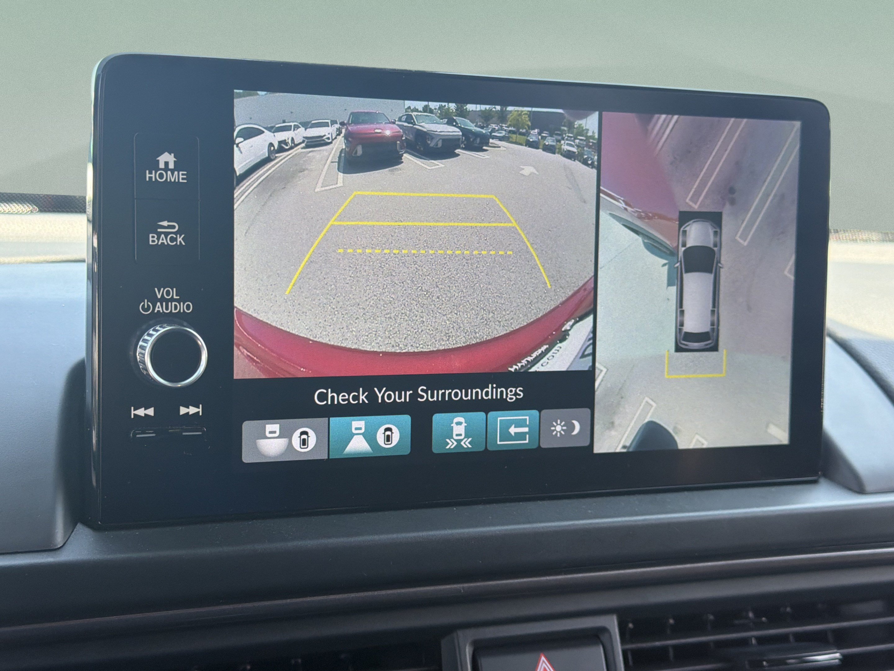 Used 2025 Honda Pilot TrailSport image 10