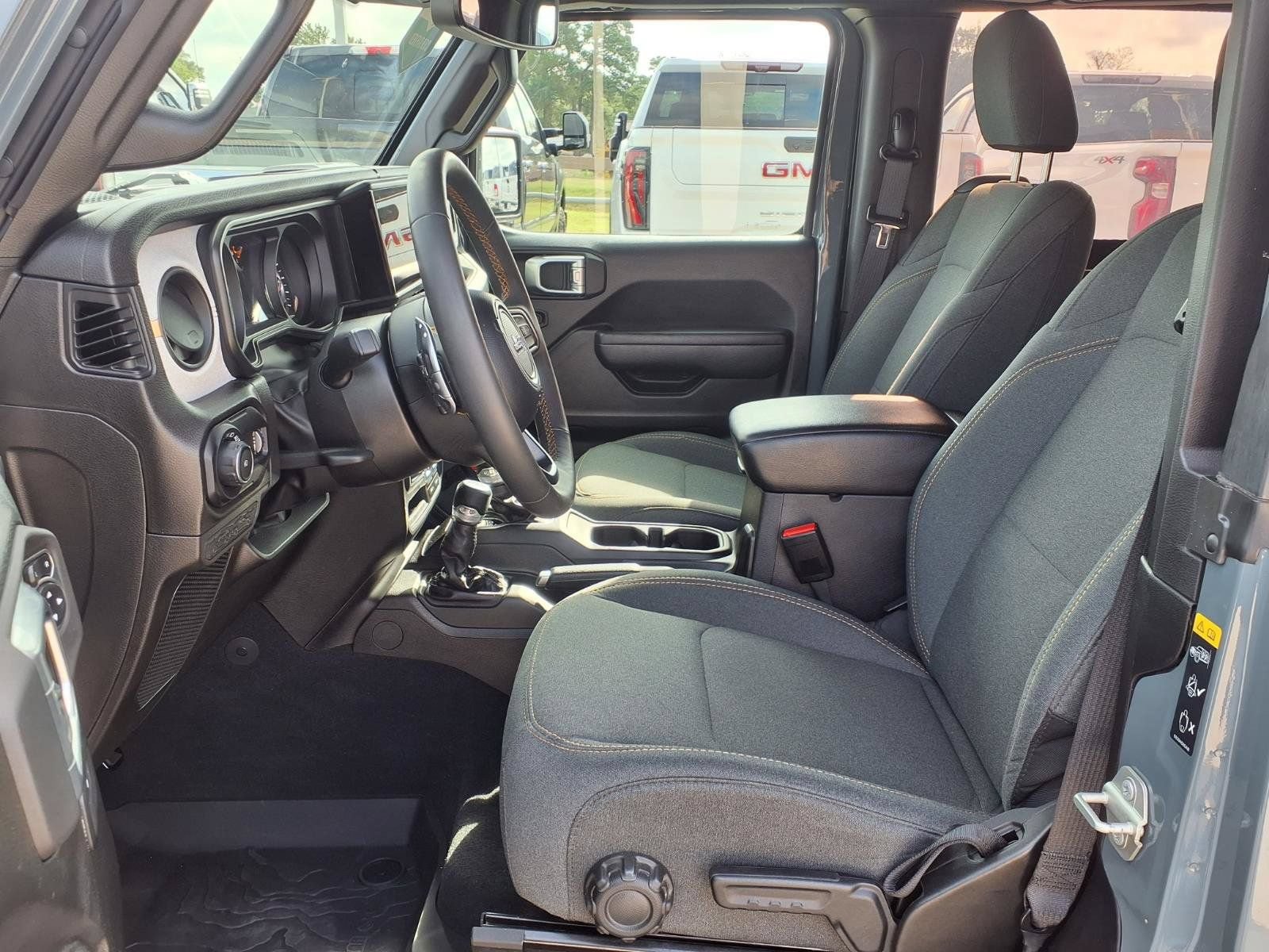 Used 2024 Jeep Wrangler Sport AWD/4WD image 17