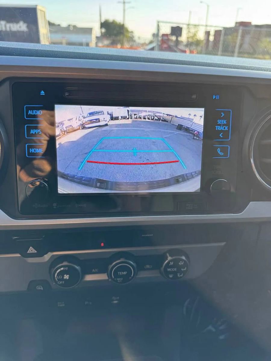 Used 2017 Toyota Tacoma SR5 image 15