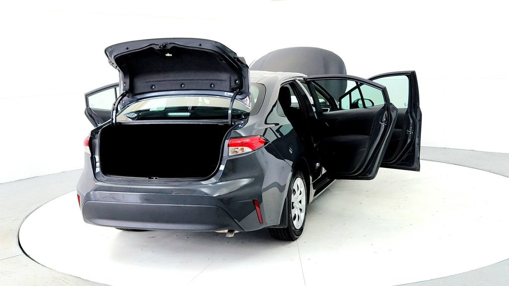 Used 2024 Toyota Corolla LE FWD image 11