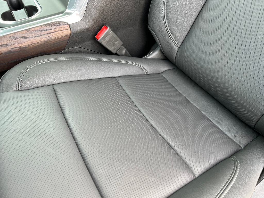 New 2026 GMC Sierra 2500 SLT w/ SLT Premium Package image 17