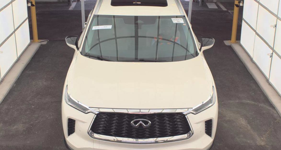 Certified 2023 INFINITI QX60 Luxe w/ Performance Audio Package AWD/4WD image 2
