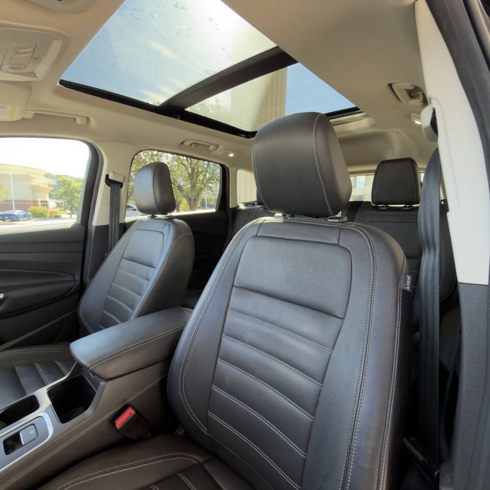 Used 2018 Ford Escape Titanium AWD/4WD image 6