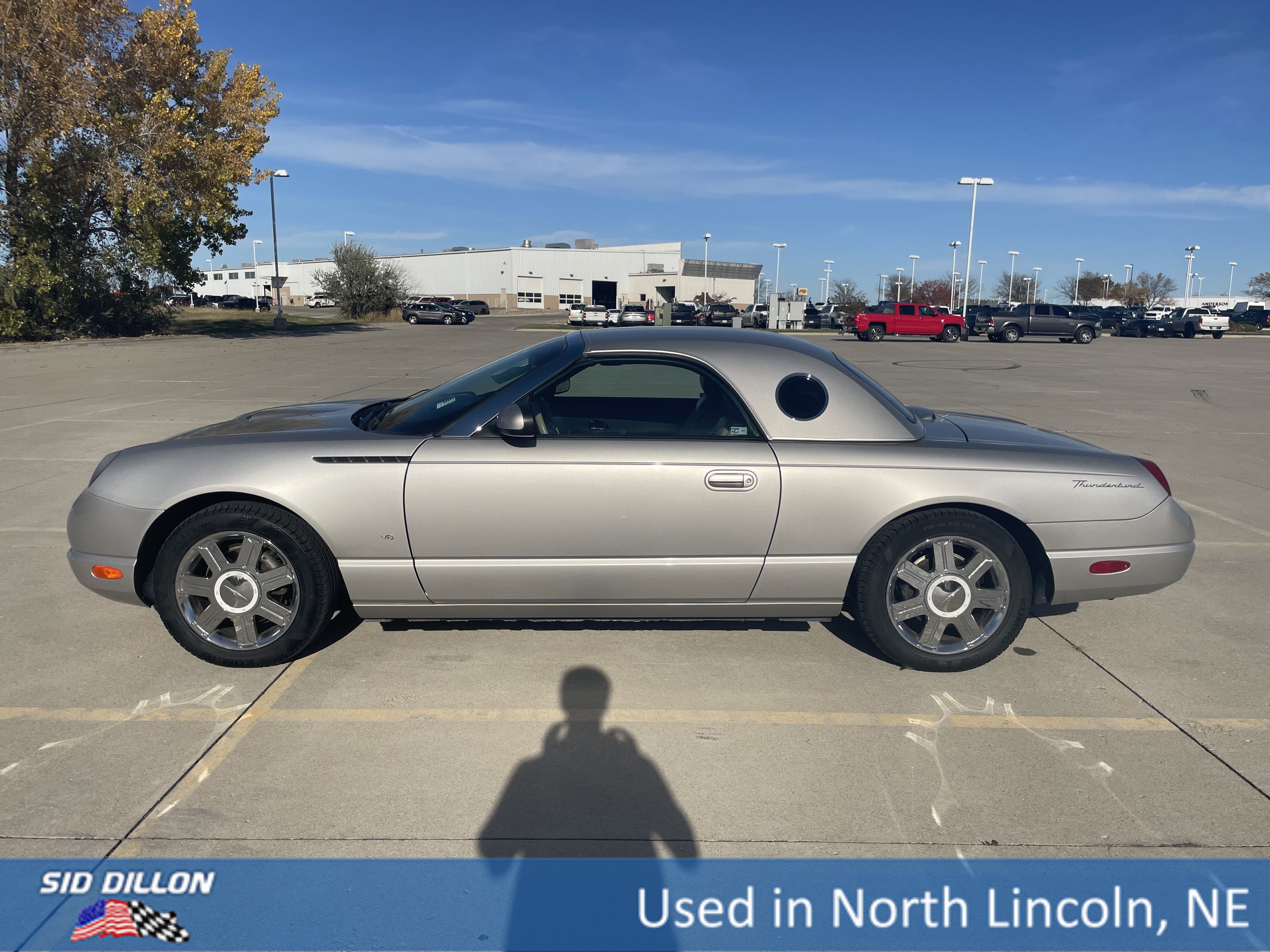 Used 2004 Ford Thunderbird Deluxe image 2