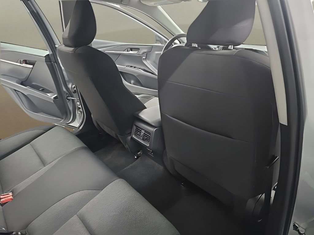 Used 2025 Toyota Camry LE image 17