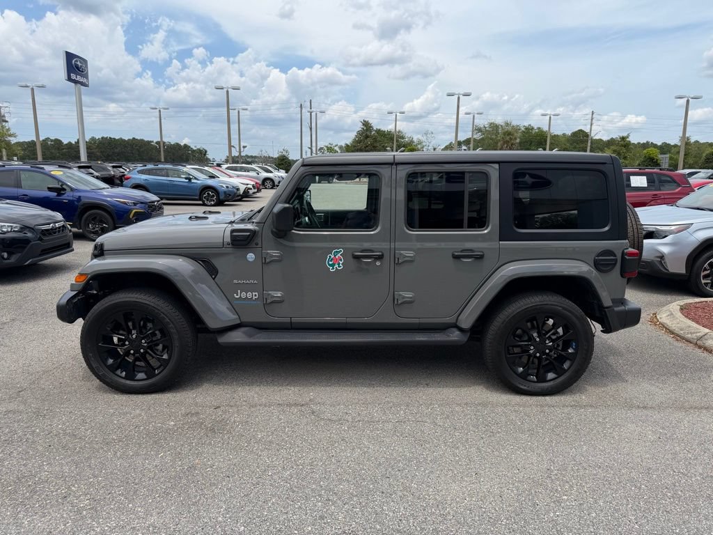Used 2023 Jeep Wrangler Unlimited Sahara w/ Cold Weather Group AWD/4WD image 11