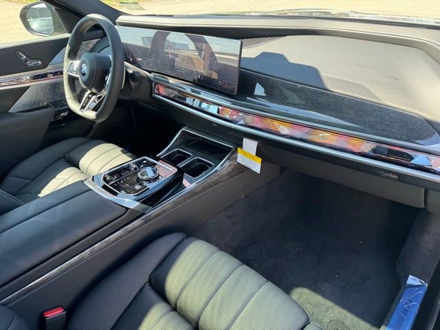 New 2026 BMW 760i xDrive w/ Premium Package image 23