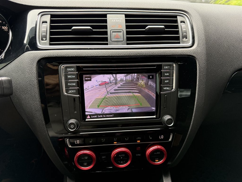 Used 2018 Volkswagen Jetta GLI FWD image 21