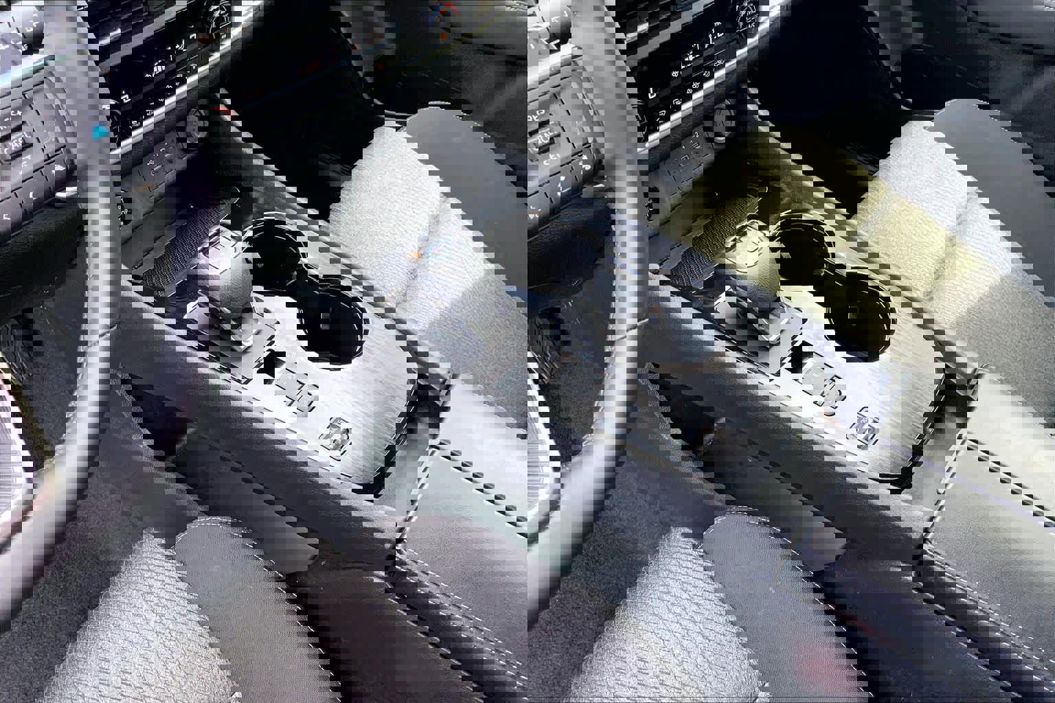 Used 2025 Nissan Rogue SV image 15